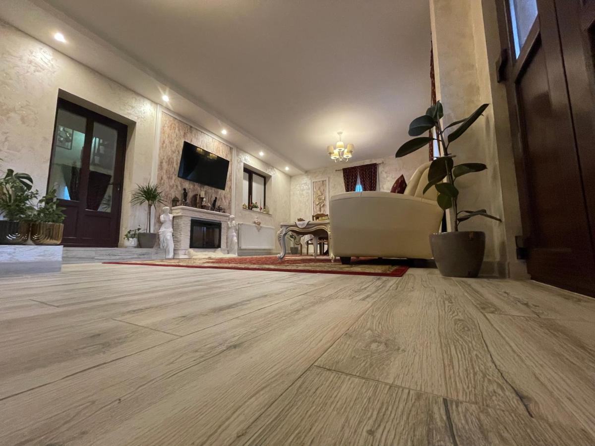 Casa Cu Pitici Vendégház Vámfalu Kültér fotó