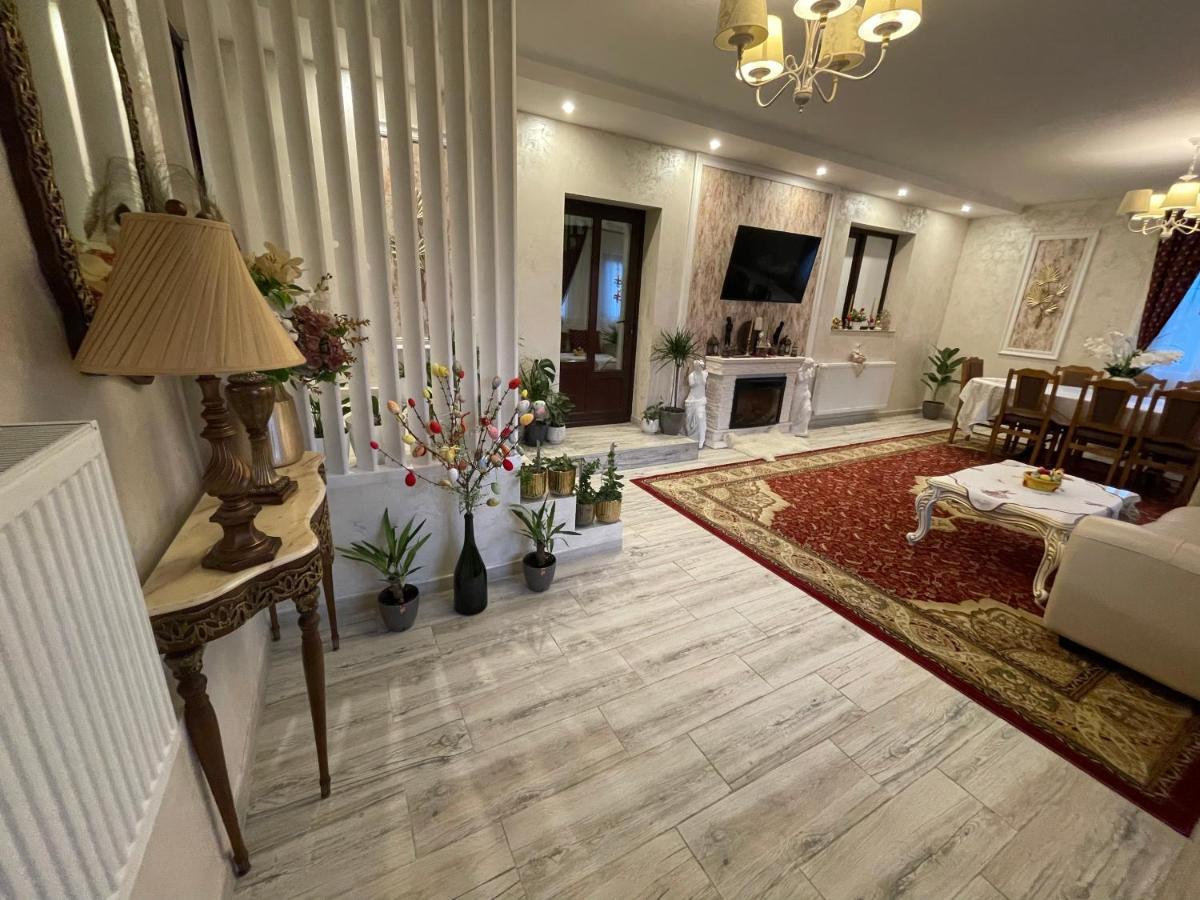 Casa Cu Pitici Vendégház Vámfalu Kültér fotó
